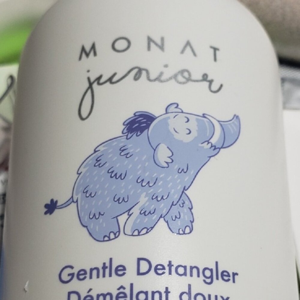 MONAT Junior Gentle Detangler - NEW